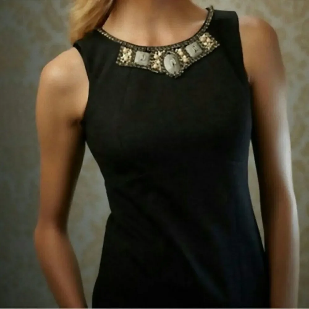 Cabi #508 Sleeveless Embellished Top Gray Size 4 - Picture 2 of 11